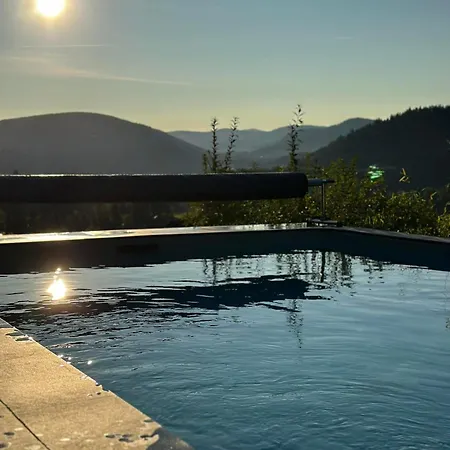 Piscine Vue Panoramique Sur Gerardmer Et Le Hohneck 르톨리