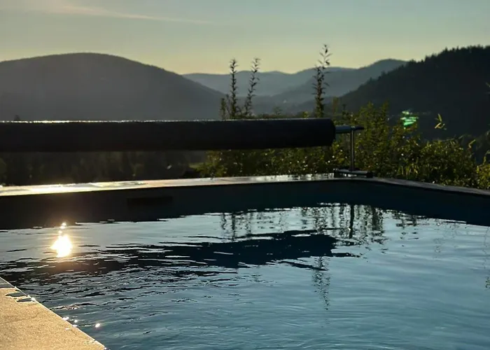 Piscine Vue Panoramique Sur Gerardmer Et Le Hohneck 르톨리